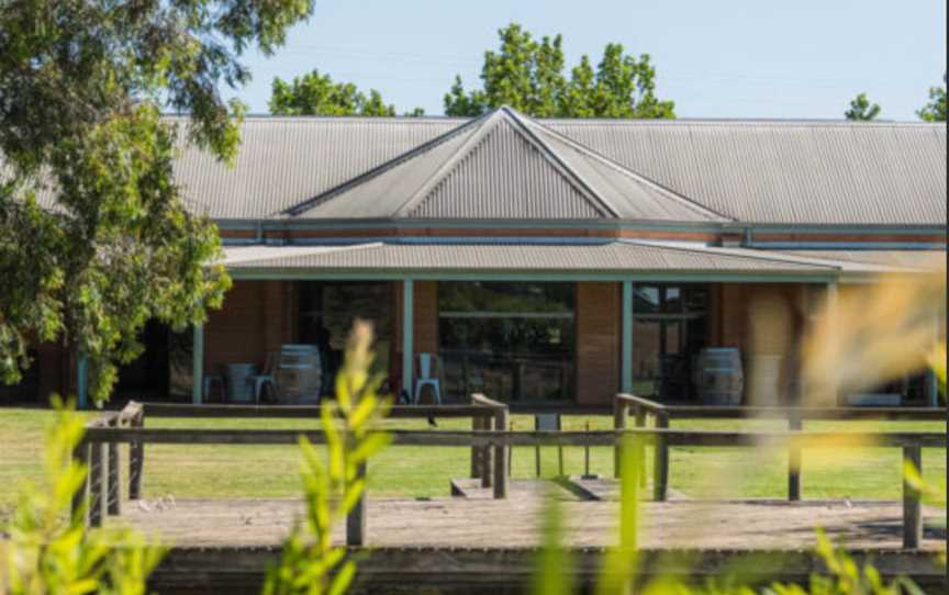 St Anne's Vineyards, Wineries in Moama