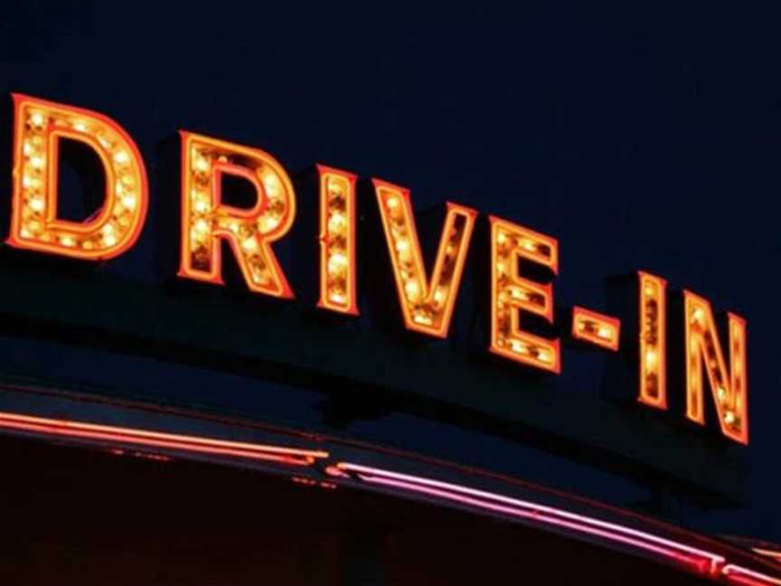 Galaxy Drive-In Theatre, Local Facilities in Kingsley