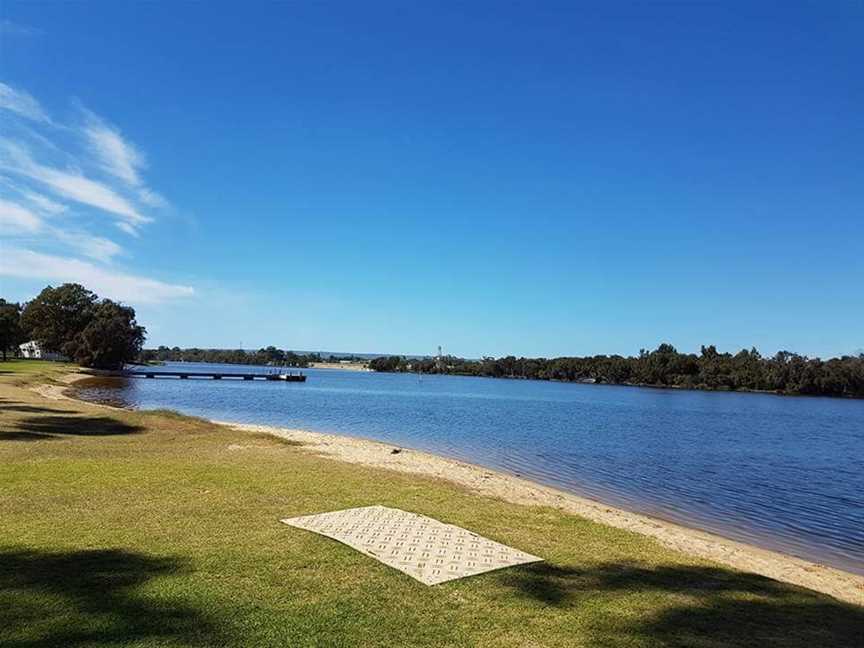 Hinds Reserve & Boatshed, Local Facilities in Bayswater