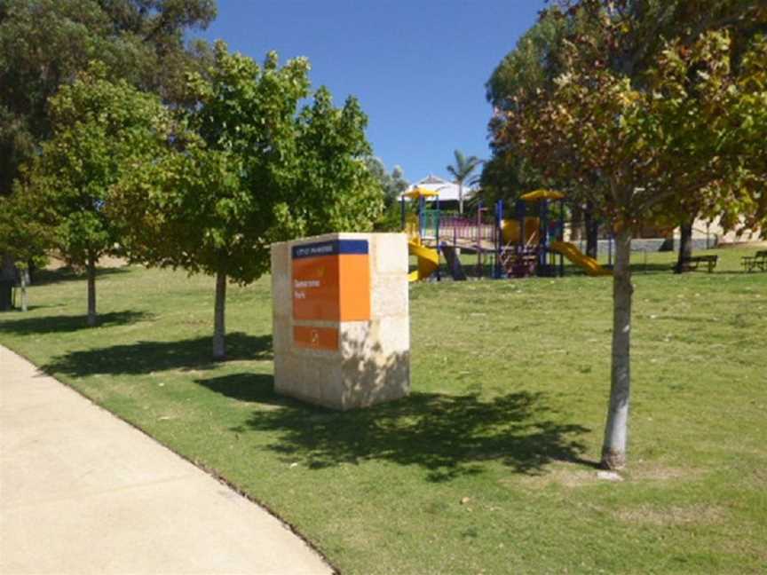 Tamarama Park, Local Facilities in Clarkson
