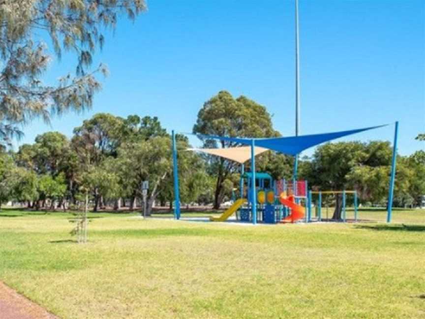 Abbeville Park, Local Facilities in Mindarie