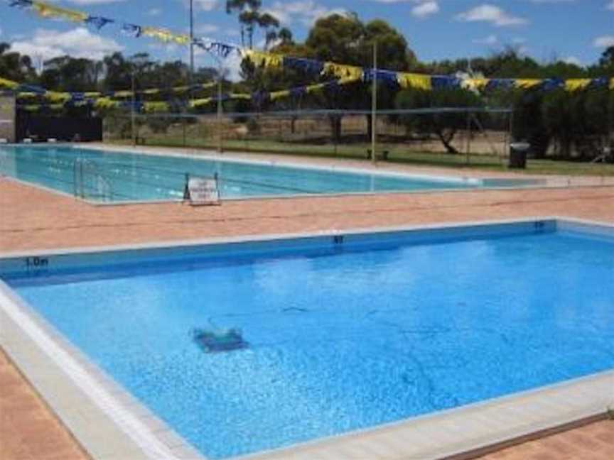 Pingelly Community Swimming Pool, Local Facilities in Pingelly