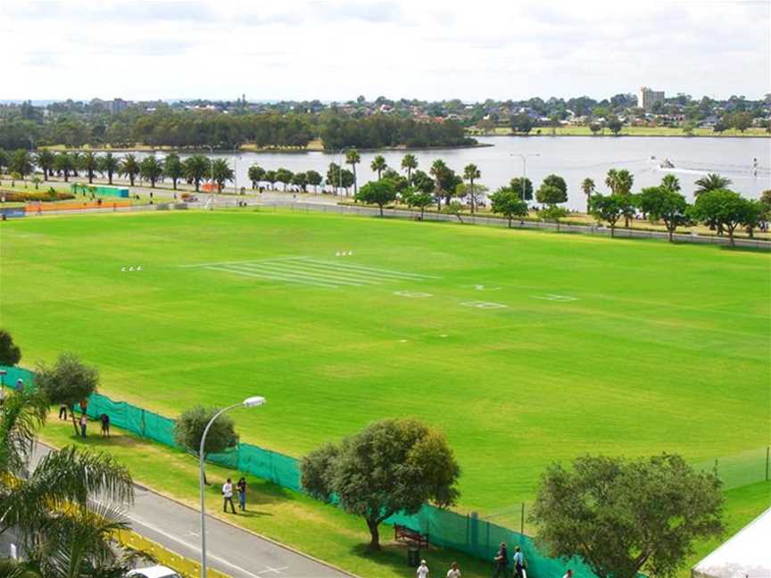 Langley Park, Local Facilities in Perth