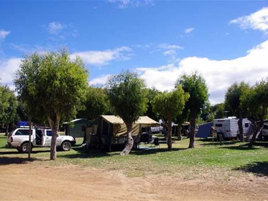 Orleans Bay Caravan Park, Accommodation in Condingup