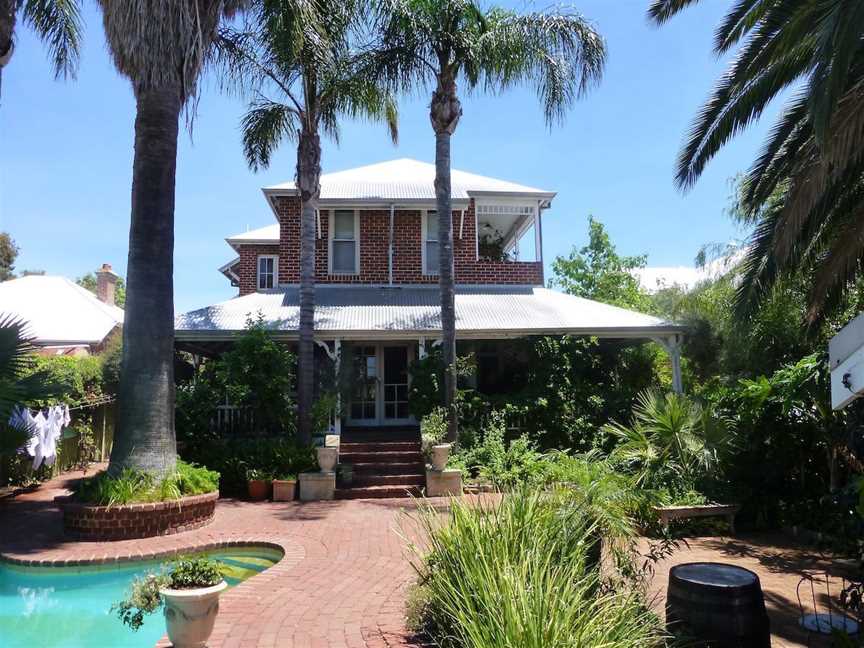 Lakeside Bed & Breakfast, Accommodation in Perth