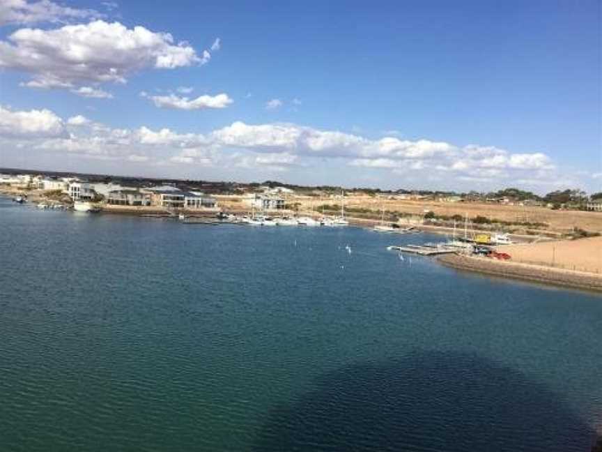 Wallaroo Marina Waterfront Luxe Apartment, Wallaroo, SA