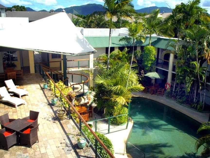 Bay Village Tropical Retreat & Apartments, Cairns North, QLD