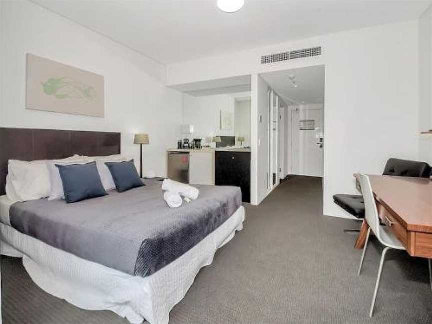 Privately owned Hotel Room by Cairns Marina 222, Cairns, QLD