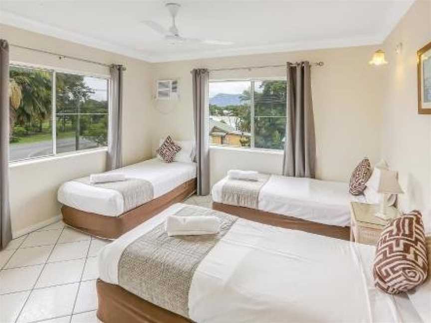 Koala Court Holiday Apartments, Cairns North, QLD