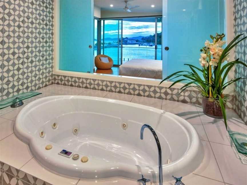 Pavillions Penthouse 25 - 4 Bedroom Luxury Ocean View Hamilton Island, Whitsundays, QLD