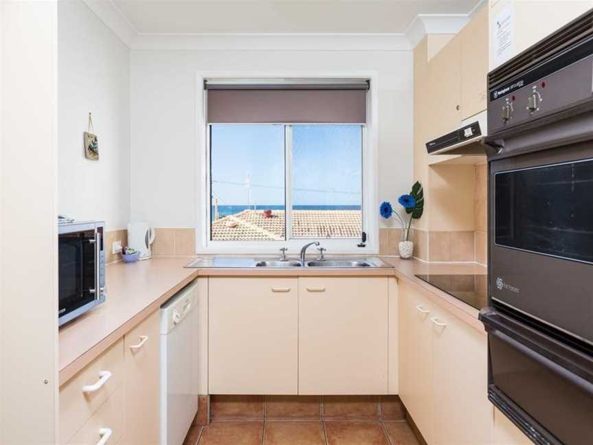 Burleigh Point Holiday Apartments, Miami, QLD