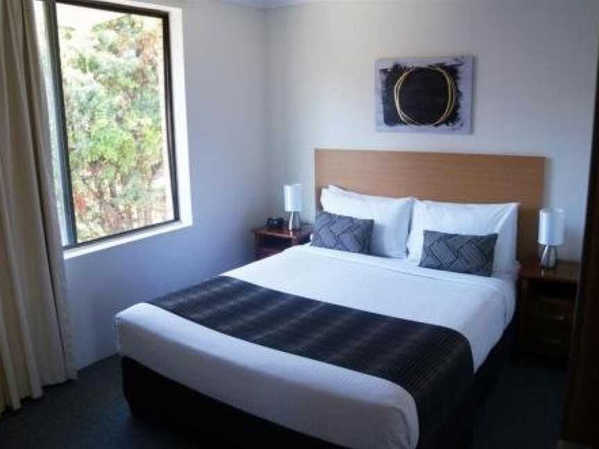 Jadon Place Holiday Apartments, Broadbeach Waters, QLD