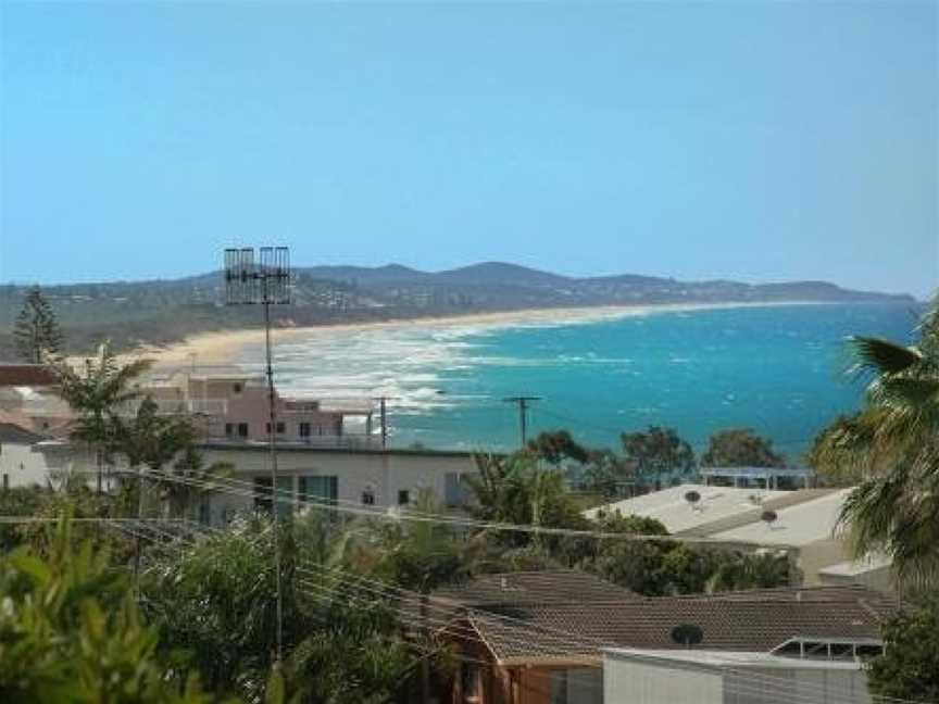 32 Barra Crescent, Coolum Beach. Bond 500, FOXTEL, WIFI, Linen Supplied, Coolum Beach, QLD