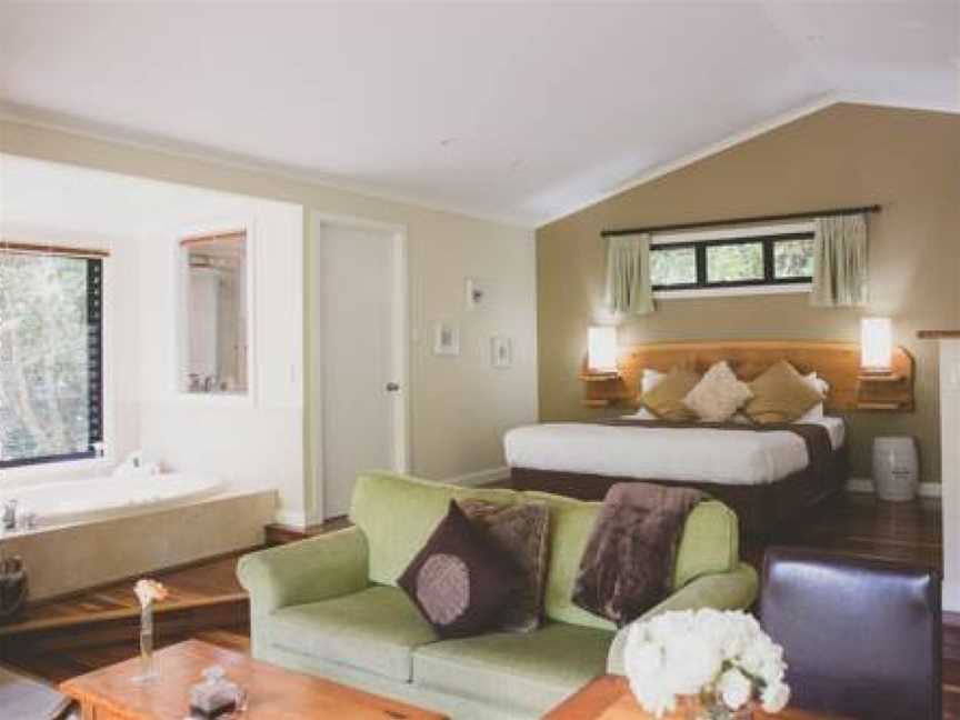 Montague's of Montville, Accommodation in Montville