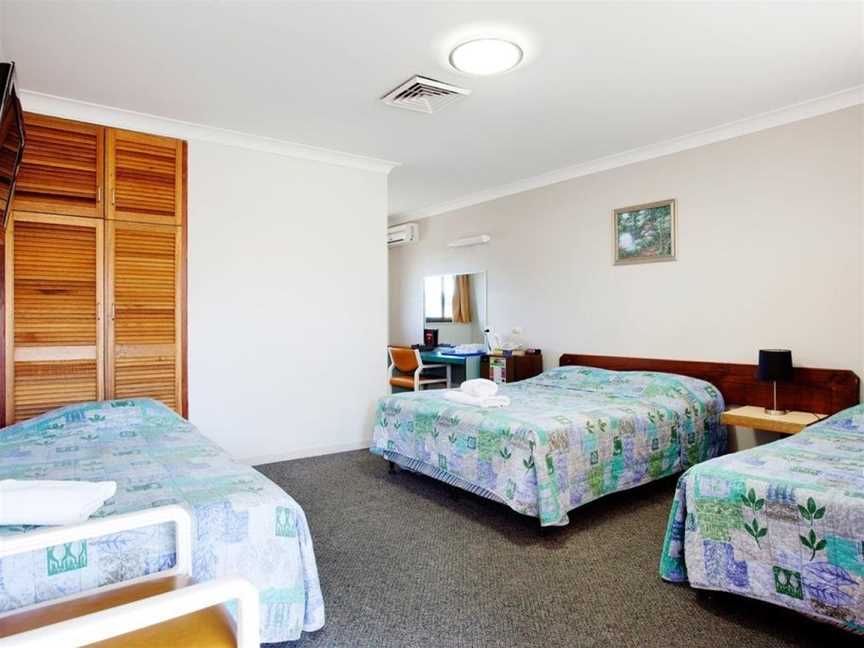 Vale Hotel, Accommodation in Aitkenvale
