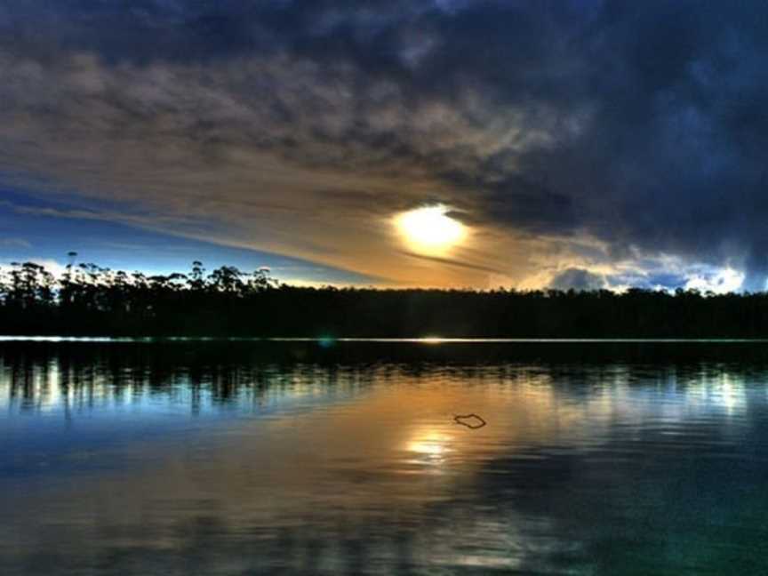 Lake Yalleena Cabins, Lake Leake, TAS