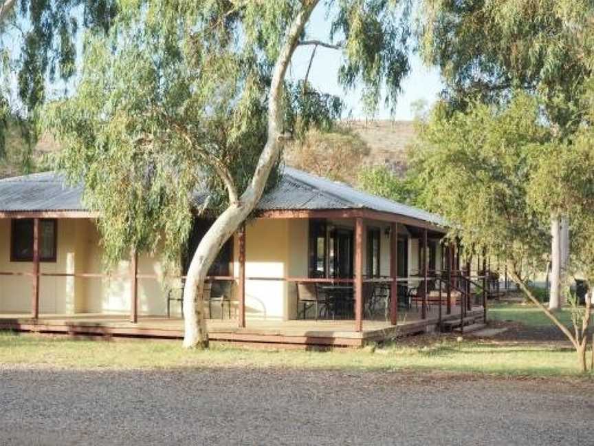 Heritage Caravan Park, Accommodation in Ross