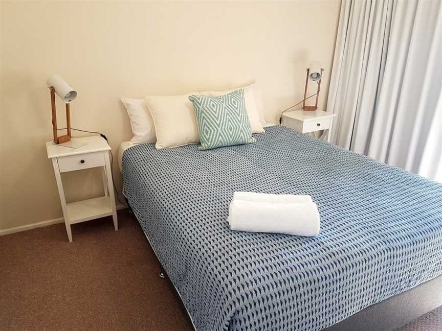 Outrigger Burleigh, Accommodation in Miami