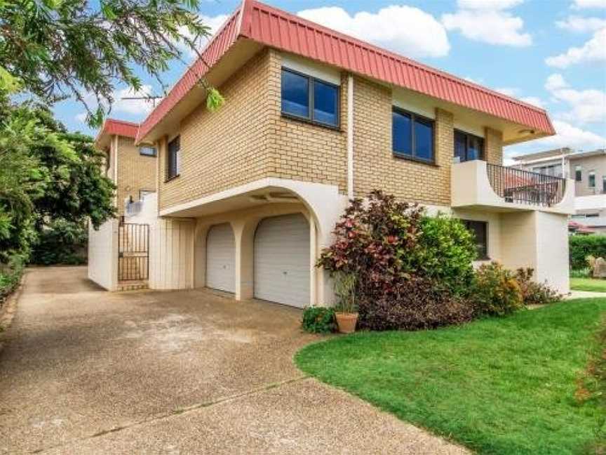 Beachfront Apt with Private Pool, Scarborough, QLD