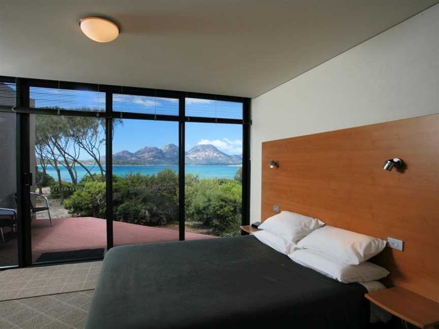 Edge of the Bay Resort, Accommodation in Coles Bay