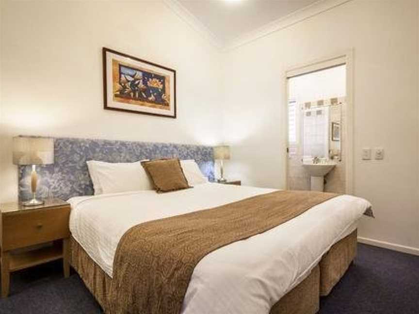 Quest Ascot, Accommodation in Ascot