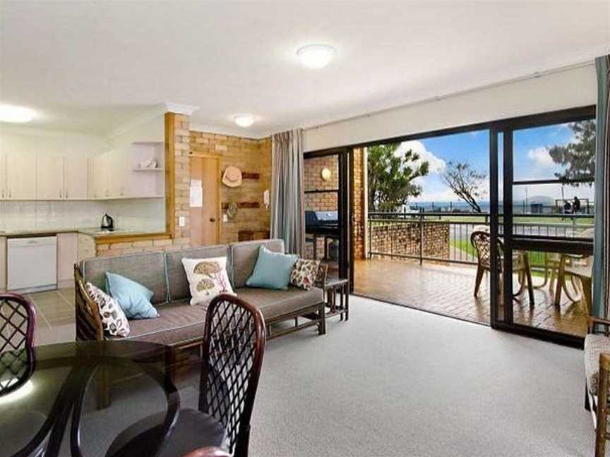 Illawong 4 Beachfront Holiday Apartment, Mooloolaba, QLD