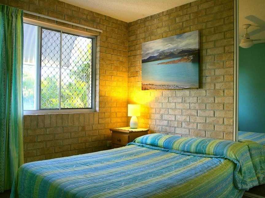 Beachside 2 - 3 Bedroom Budget Apartment only one block from Mooloolaba Beach!, Mooloolaba, QLD