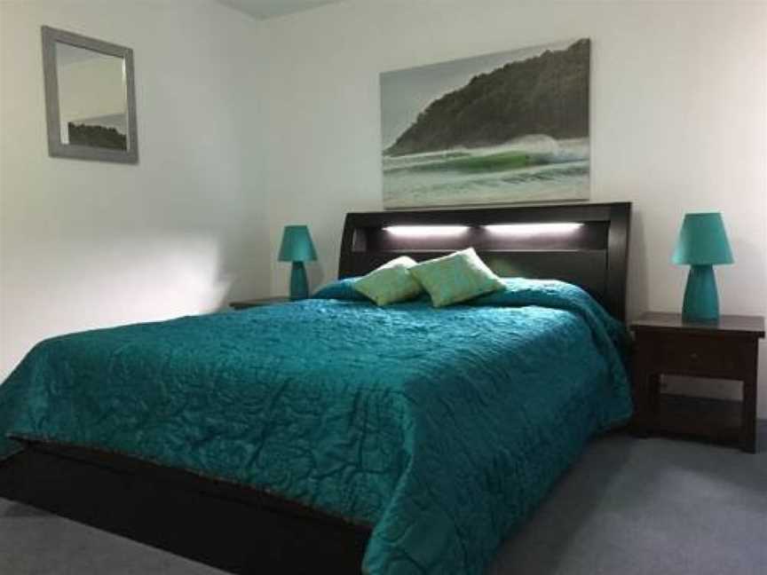 The Headlands 10 - Two Bedroom Apartment across from Alex Beach, Alexandra Headland, QLD