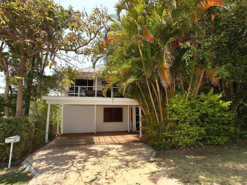 Mayfield 23 - Five Bedroom Home with Pool, Alexandra Headland, QLD