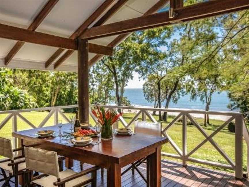 Cottonwood - Private Beachfront, Oak Beach, QLD