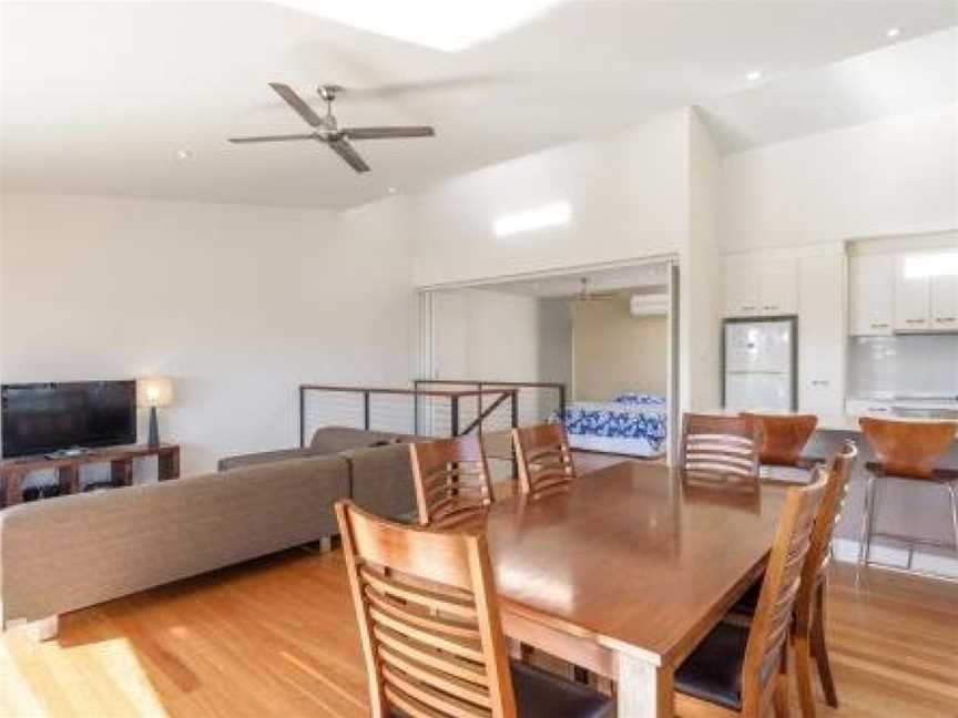 Unit 5 Rainbow Surf - Modern, double storey townhouse with large shared pool, close to beach and shop, Rainbow Beach, QLD