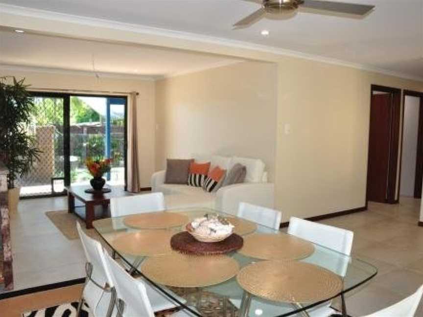 43 Double Island Drive - Two level holiday home with swimming pool. Located close to beach and CBD, Rainbow Beach, QLD