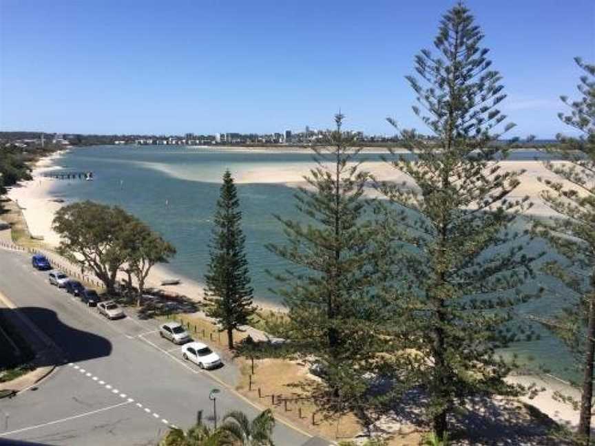 Just Perfect Apartment with Ocean Views, Golden Beach, QLD