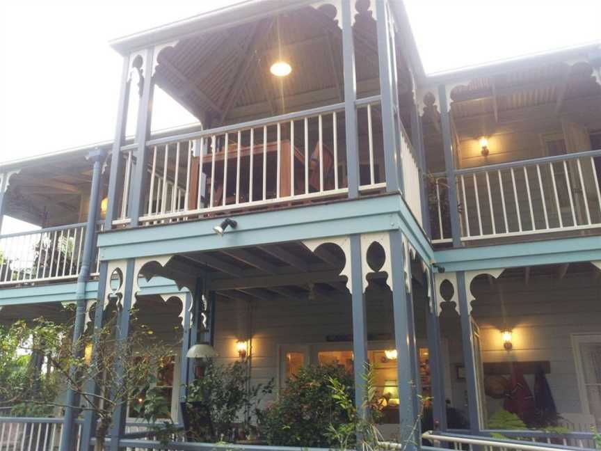 Amore Mt Tamborine, Accommodation in Eagle Heights