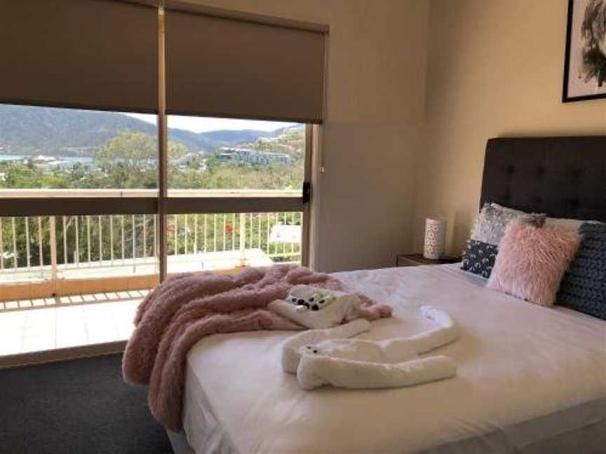 Beach House on Begley - Airlie Beach Central, Accommodation in Airlie Beach