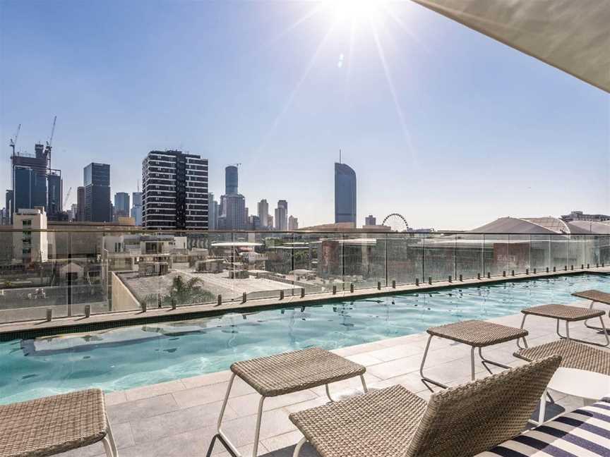 A PERFECT STAY - Adam + Eve - 2 Bedroom Luxury Apartment in Eve Tower, South Brisbane, QLD