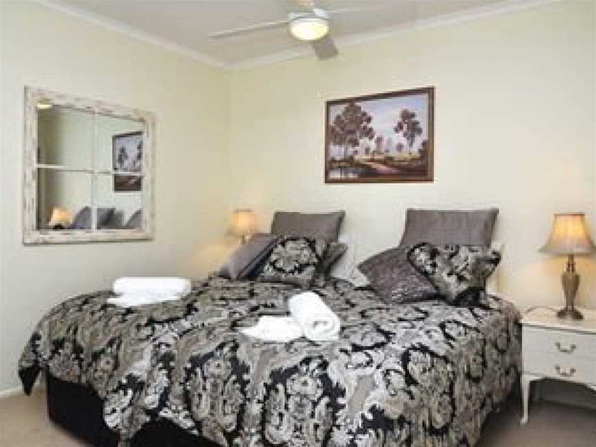 The Birch House - Silver Birches Luxury Accommodation Bright, Bright, VIC