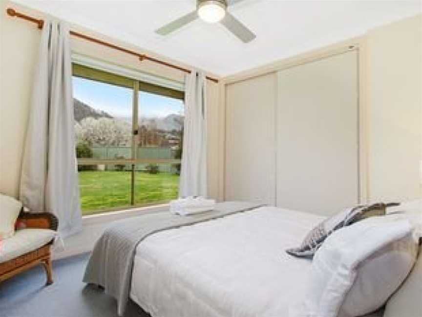 Valley View Townhouse - on the RAIL TRAIL, Bright, VIC