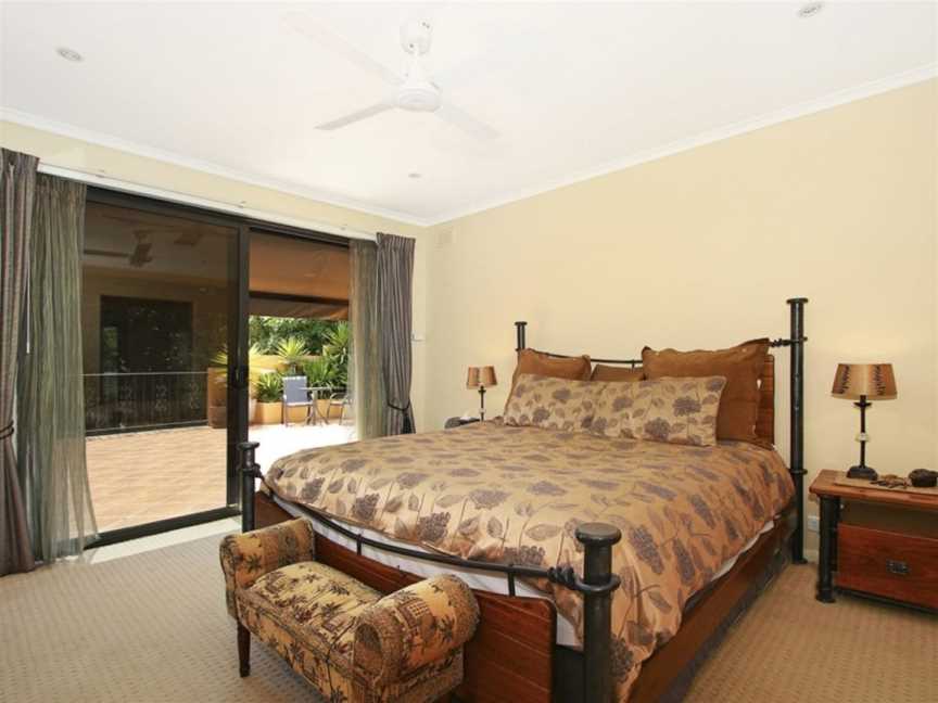 Canyons Bend - 5 Minute walk to shops and cafes, Bright, VIC