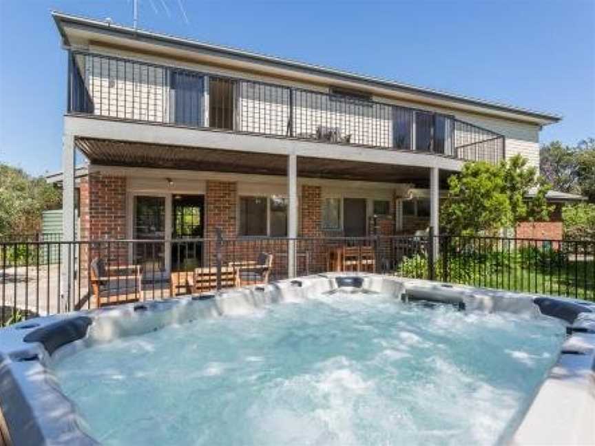 Ocean Breeze Retreat - with spa and space, St Andrews Beach, VIC