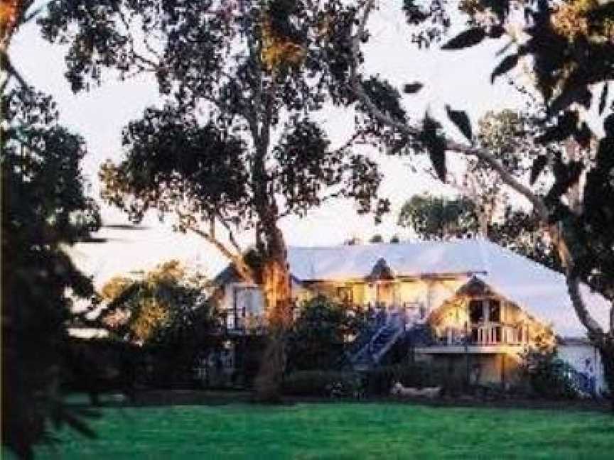 Manor Gums, Accommodation in Mailors Flat