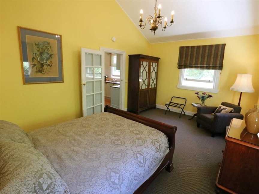 Mirkwood Forest Self-contained Spa Cottages, Mount Macedon, VIC