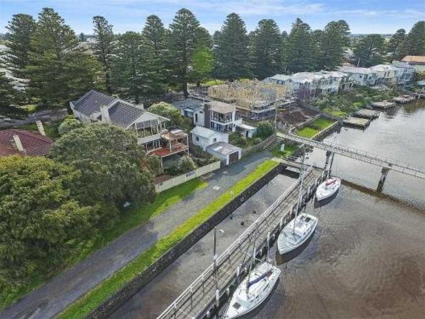 Shearwater Riverview Apartment, Port Fairy, VIC