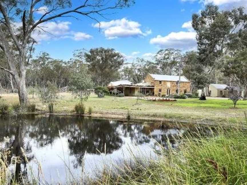 Byronsvale Vineyard and Accommodation, Maiden Gully, VIC