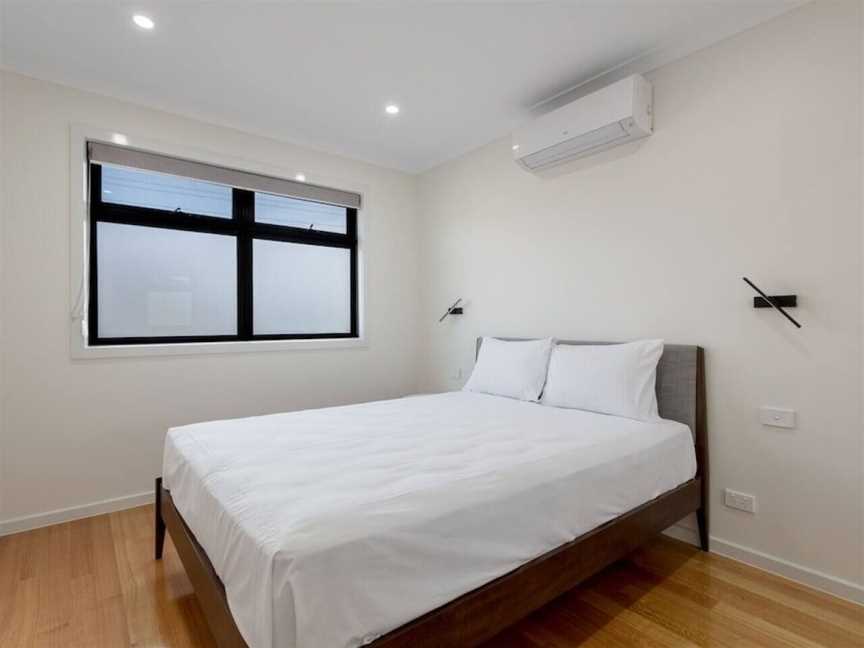 Impressive & Spacious new Townhouse@preston, Preston, VIC