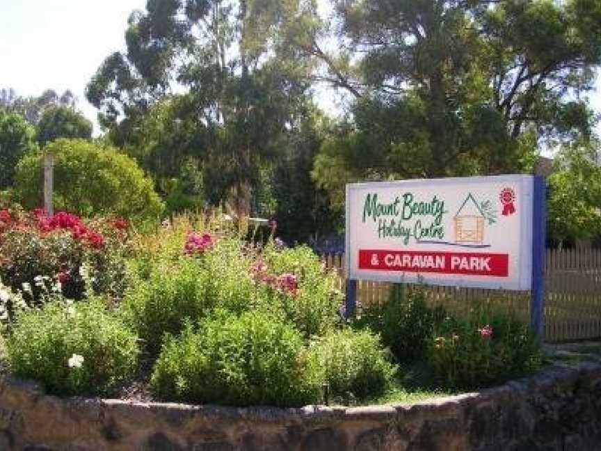 Mount Beauty Holiday Centre, Accommodation in Tawonga South