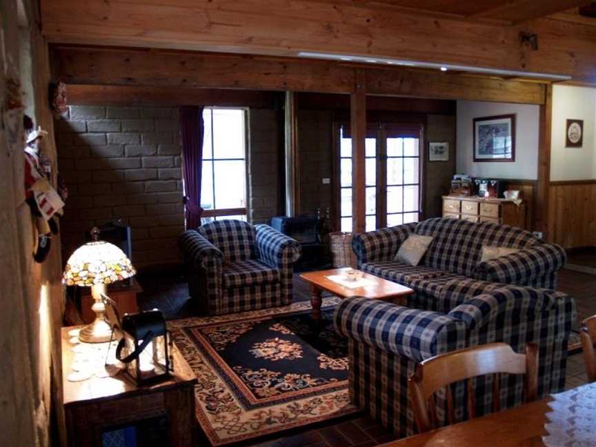 A Timbertop Lodge, Emerald, VIC