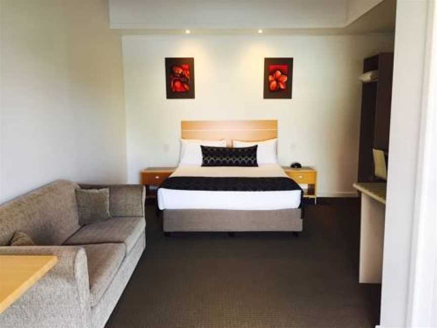 Burkes Hotel Motel, Accommodation in Yarrawonga