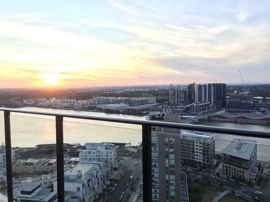 Stunning Waterview Two Bedrooms Apartment, Rhodes, NSW