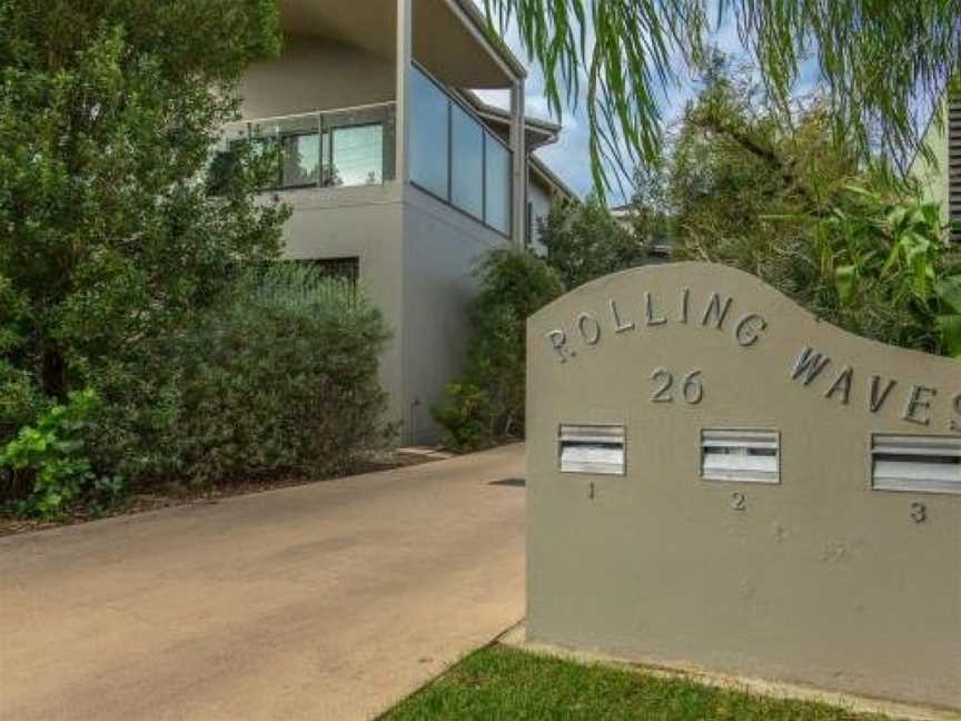 'Rolling Waves 2' on Ocean Drive, Merimbula, NSW